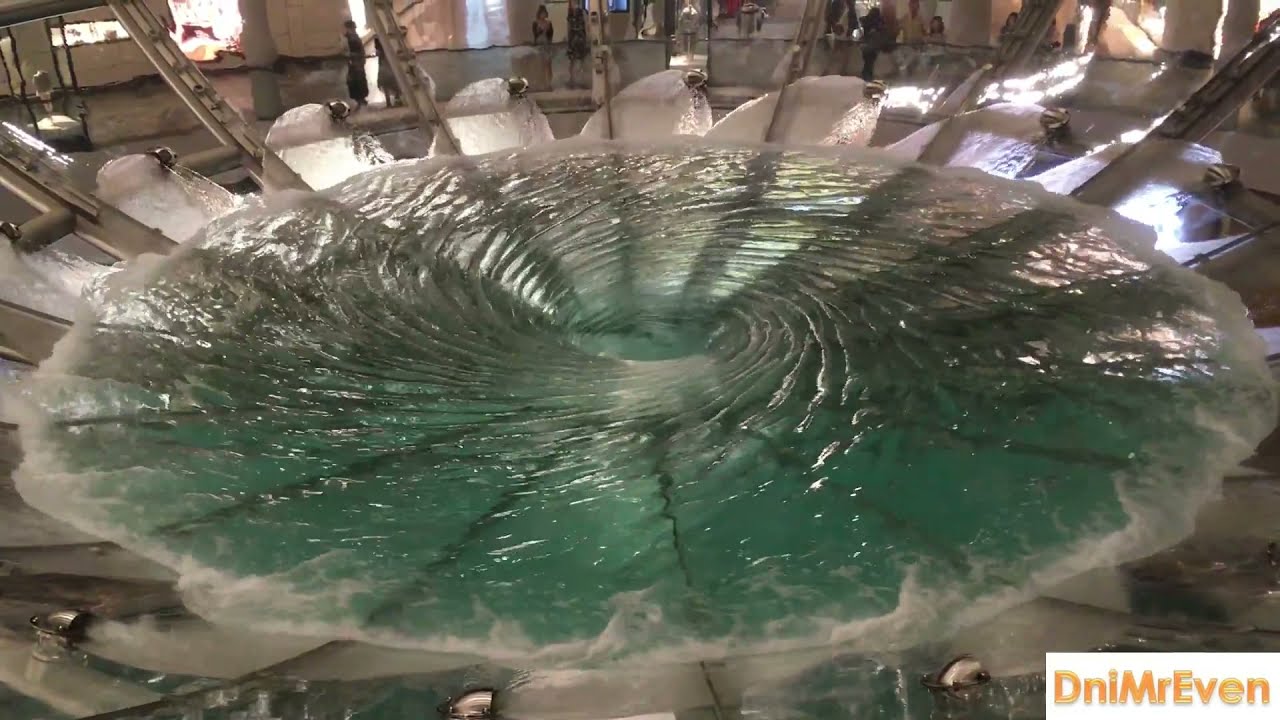 Rain Oculus 2017 Video Top to Bottom View - Marina Bay Sand - Singapore