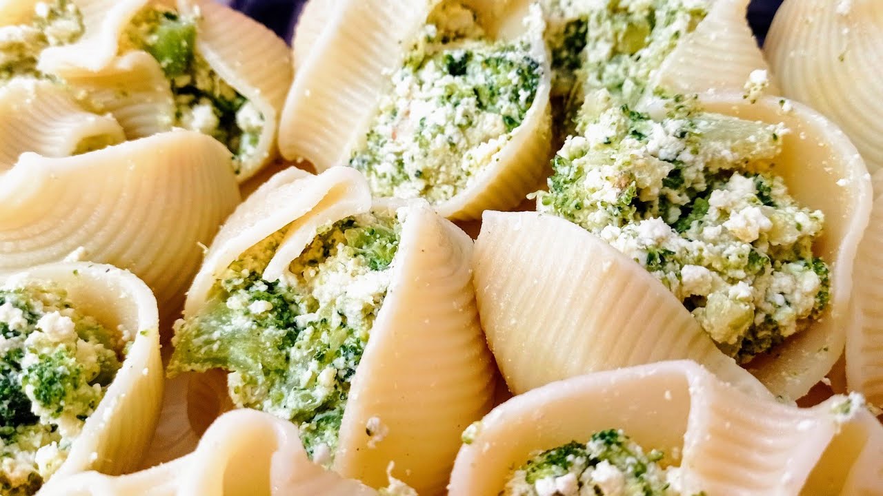 Conchiglione recheada  - com ricota e brócolis