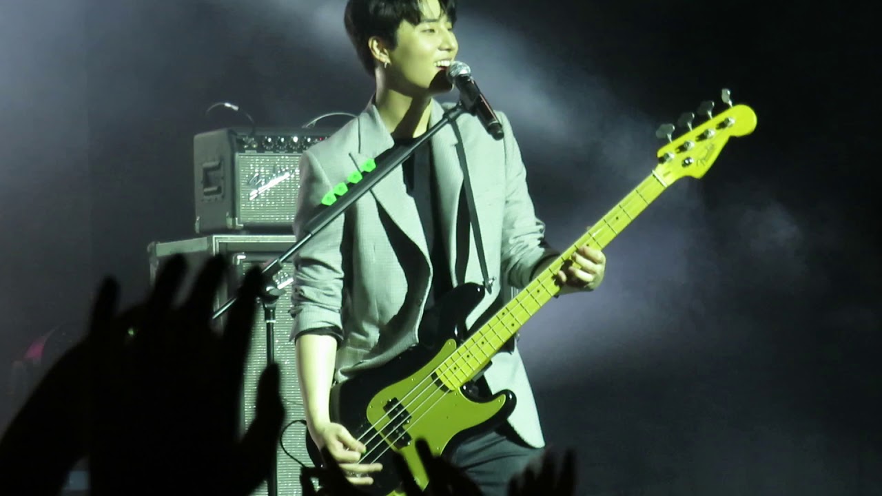 Be lazy (but actually is Young K being a dork) -Day6 [Madrid, 20/01/19]