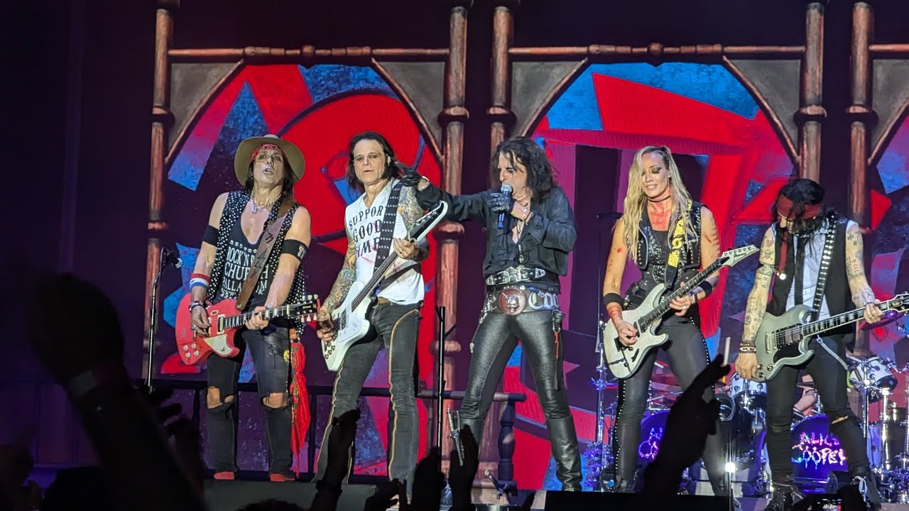 Lock me up + Welcome to the Show - Alice Cooper live @ Pordenone Blues Festival 2024 4K