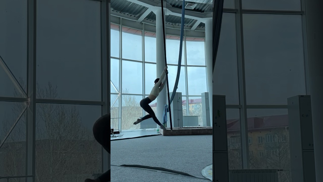 Spinning on aerial pole 🌪️