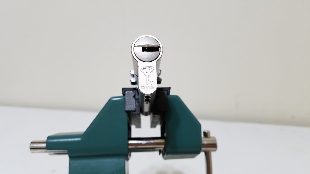 (49) Lockpicking: Mul-T-Lock MT5+ Pick AND Gut (Revisited)