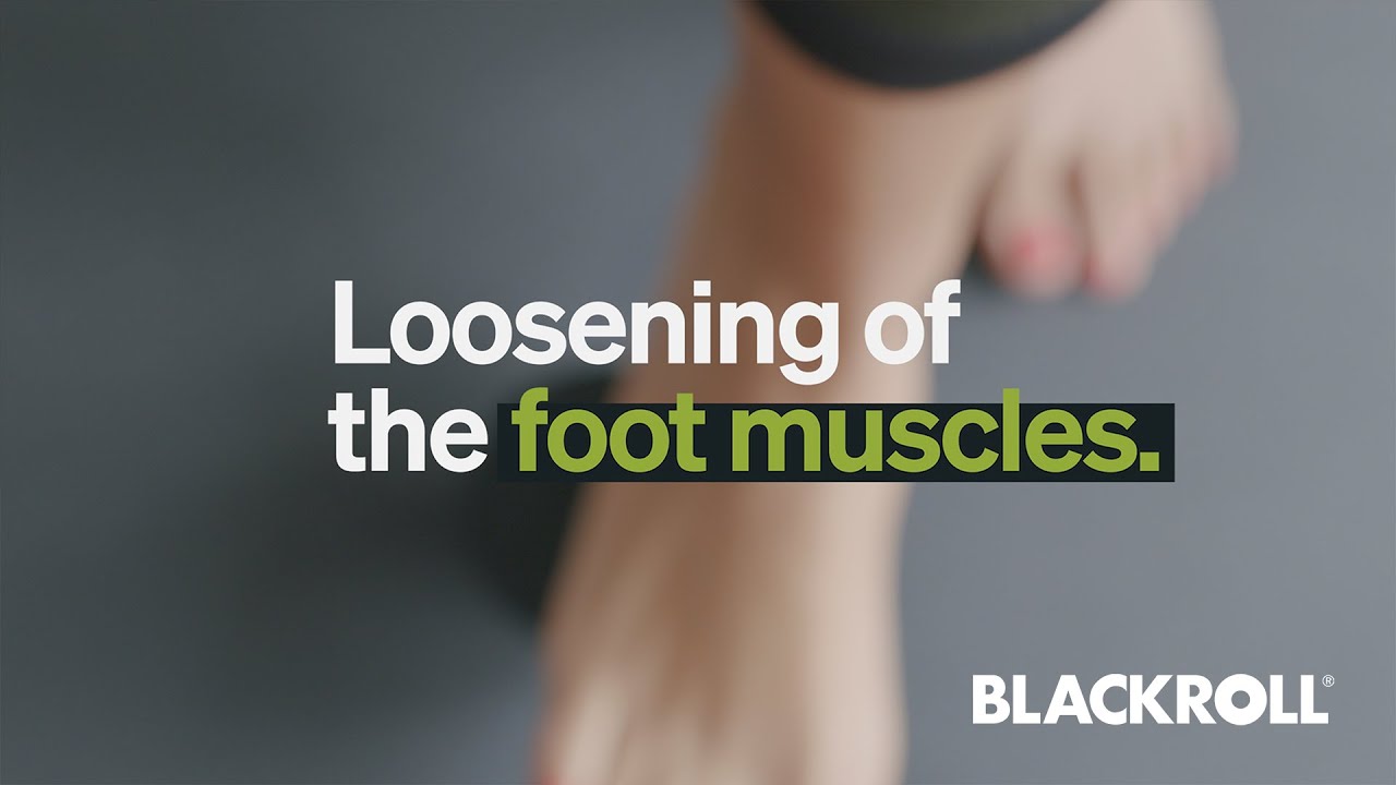 Loosening of the foot muscles with BLACKROLL&reg; Master Trainer Nina