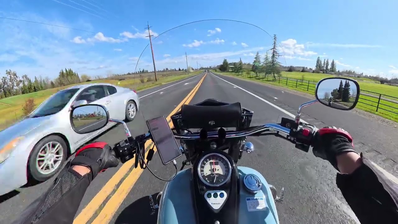 Casual Cruise on Vulcan 900 Classic