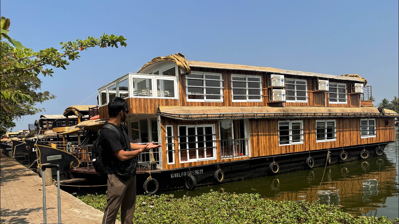 Floating Hotel in Kerala?!