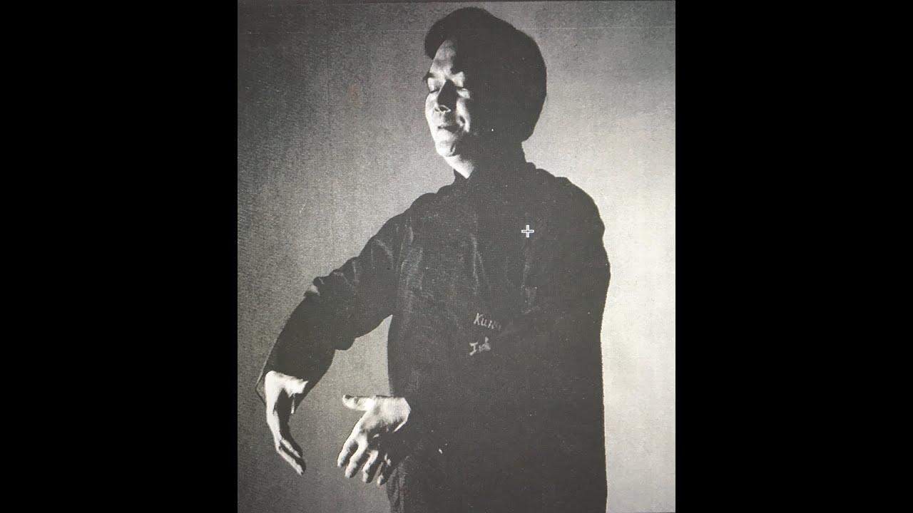 Présentation des 2 premières séries du Qi Gong de l'envol de la Grue par le grand Maître Zhu Ji Fei.