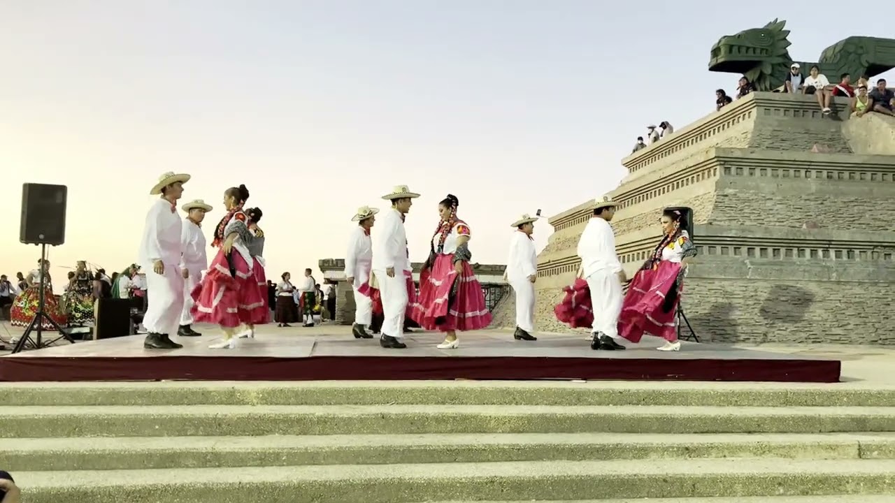 La Acamaya - Huapango Serrano de Chicontepec, Veracruz  / Grupo Folklórico 