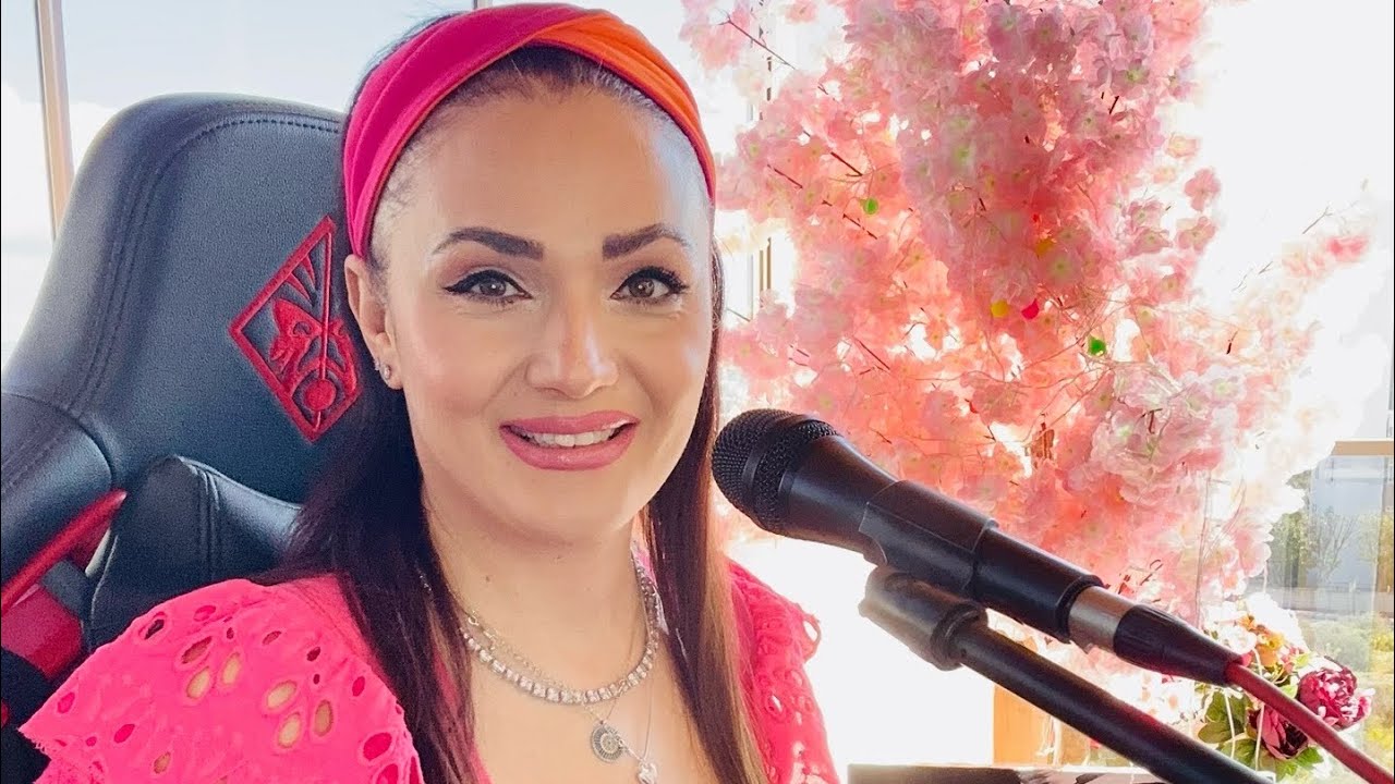 Karadır Kaşların Ferman Yazdırır   Piyanist Tuğçe (İnstagramda 300 Bin seyredilen)🧿