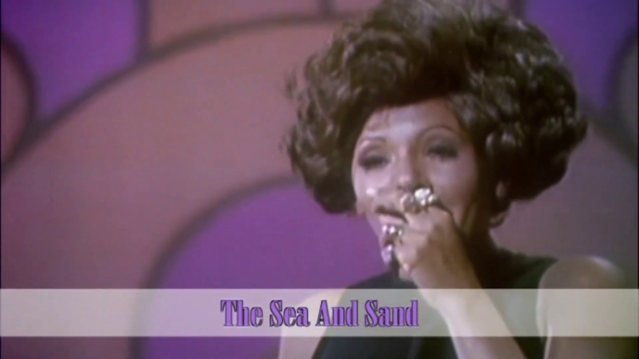 Shirley Bassey -The Sea And The Sand-