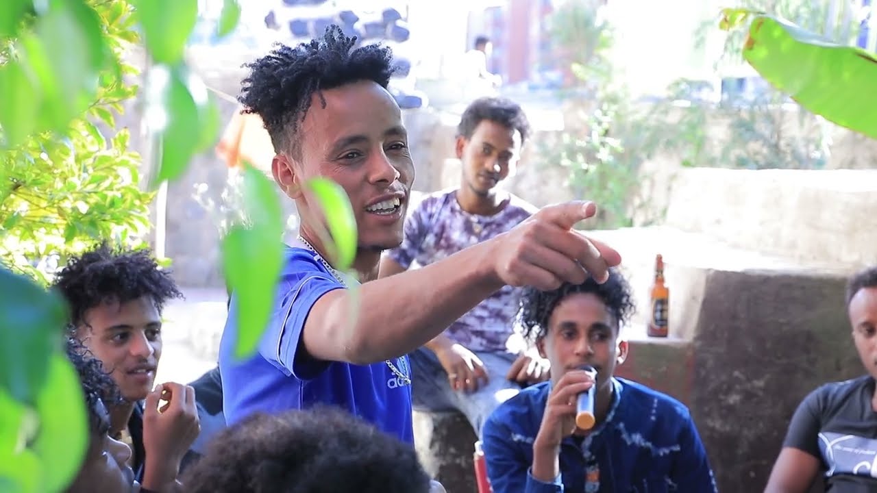 ምሕዝነታዊ ጸወታ ኣብ መንጎ ድግሳን ዓዲዂታን