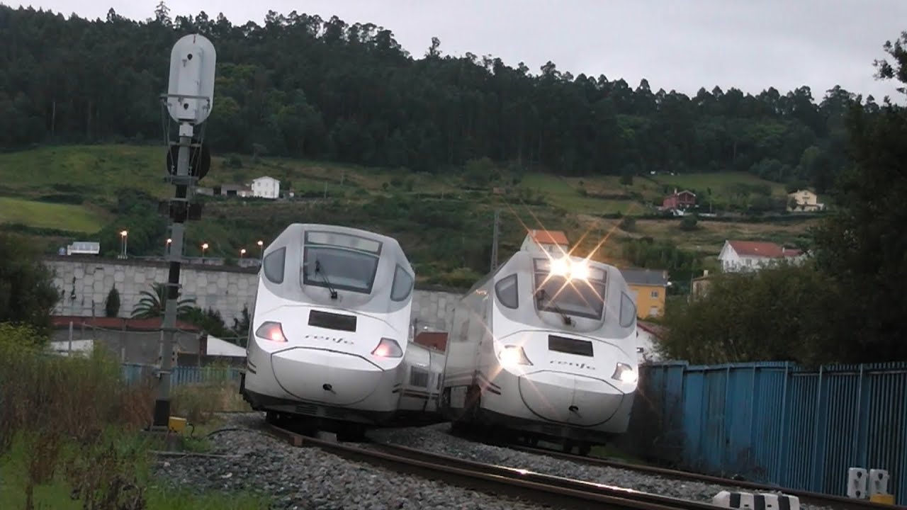 Cruce de trenes Talgo híbrido serie 730  Madrid - Ferrol y Ferrol - Madrid