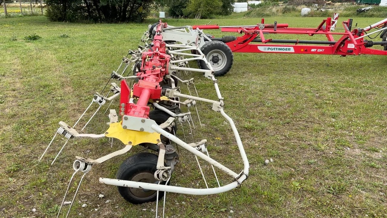 K&ouml;p H&ouml;v&auml;ndare P&ouml;ttinger HIT 12.14 T 13 meters p&aring; Klaravik