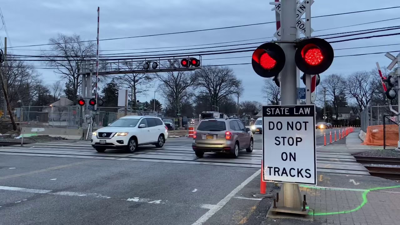 Last PM Rush Hour over New Hyde Park Road crossing. 1/31/20