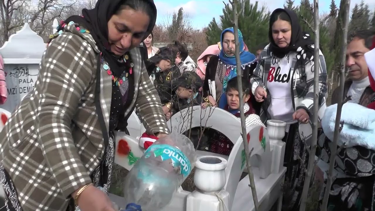 serkan demırkıranın oglu asker mezarlık zıyareti