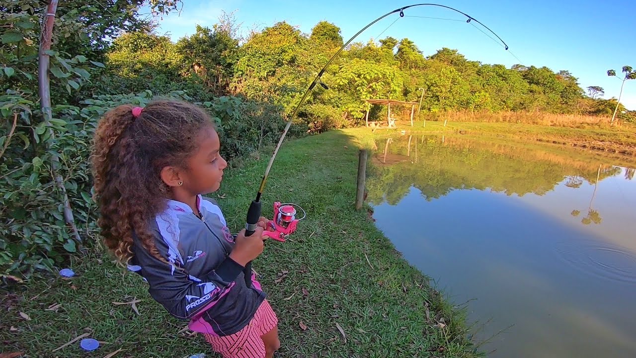 O QUE ESSA MENINA FEZ FOI INACREDITÁVEL! Passamos vergonha na pescaria.