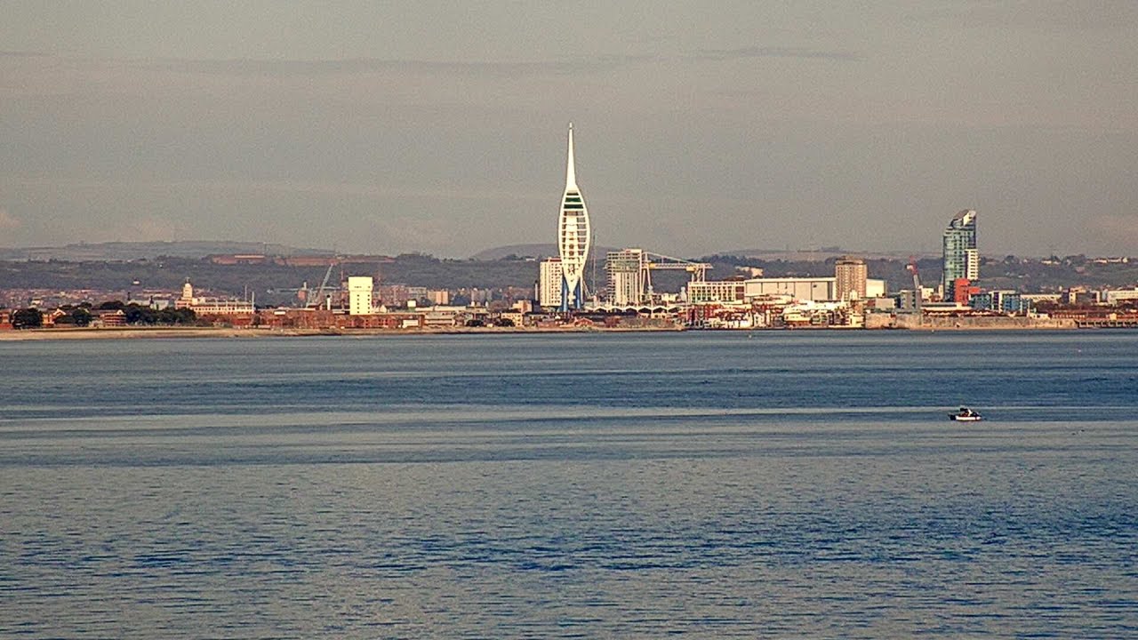 Isle Of Wight, Ryde Pier & Solent Scenic Cam | Railcam UK