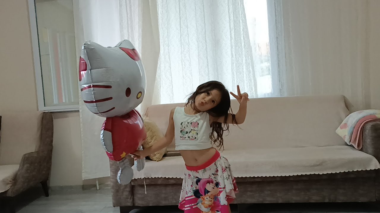 hello kitty ye eğlenceli dakikalar