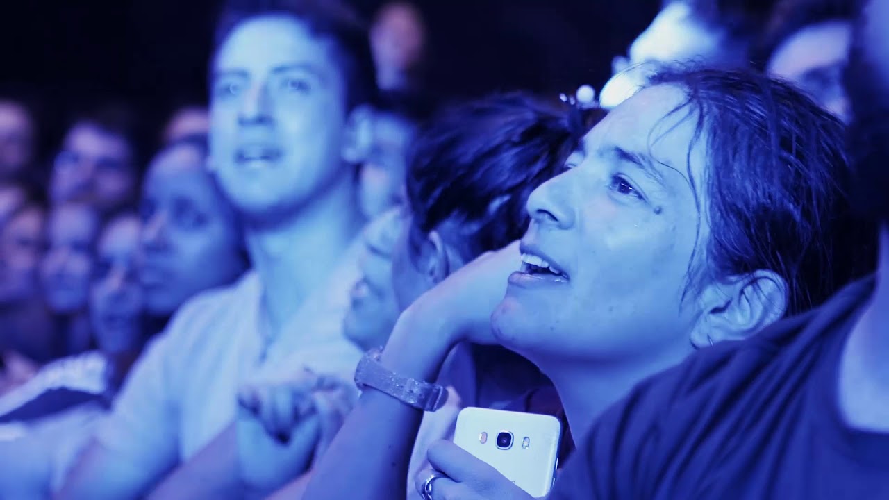 Cielo Razzo - Charlone (En vivo en el Luna Park - Cielo Vivo)