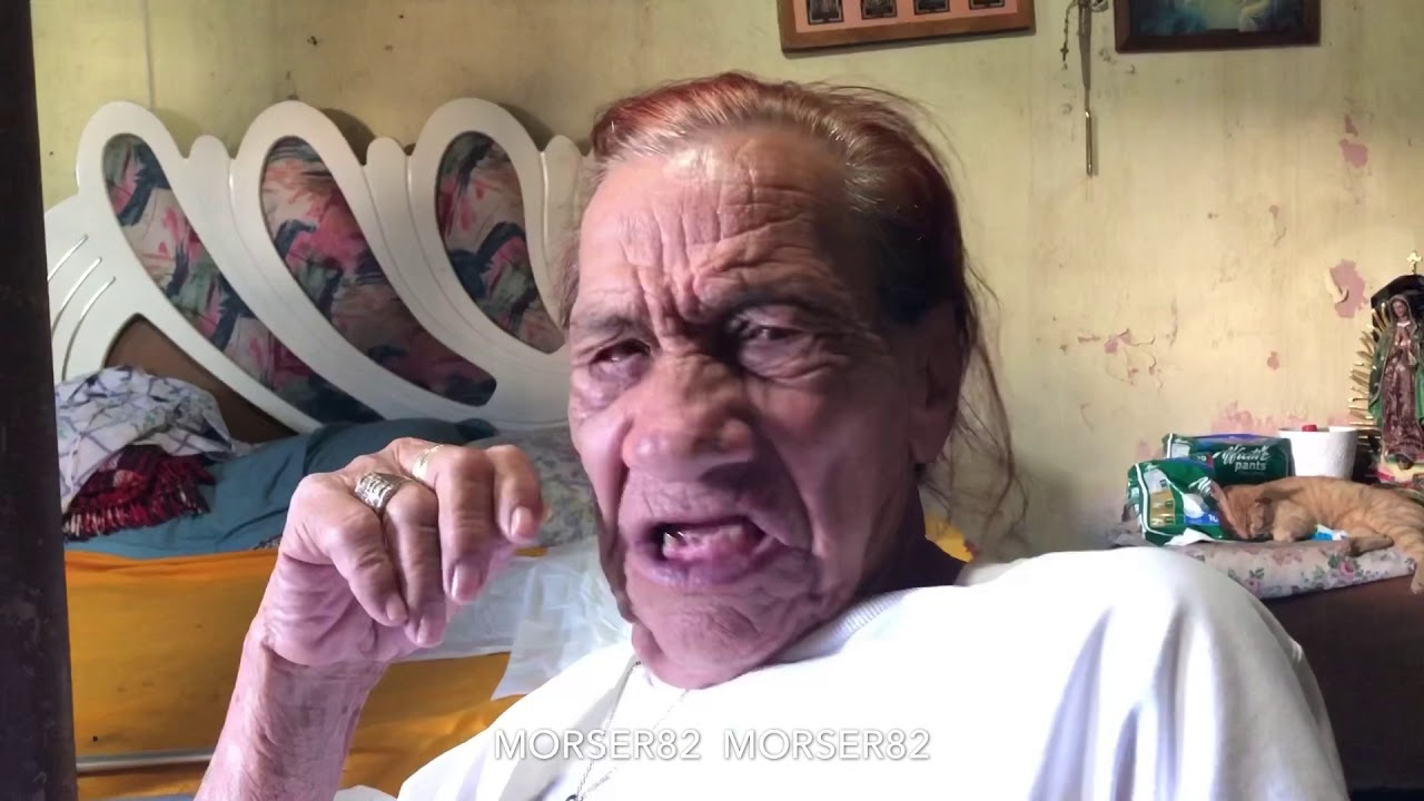 Gilberton el joto de tierra blanca (convenciéndola para ir con Adelaido)