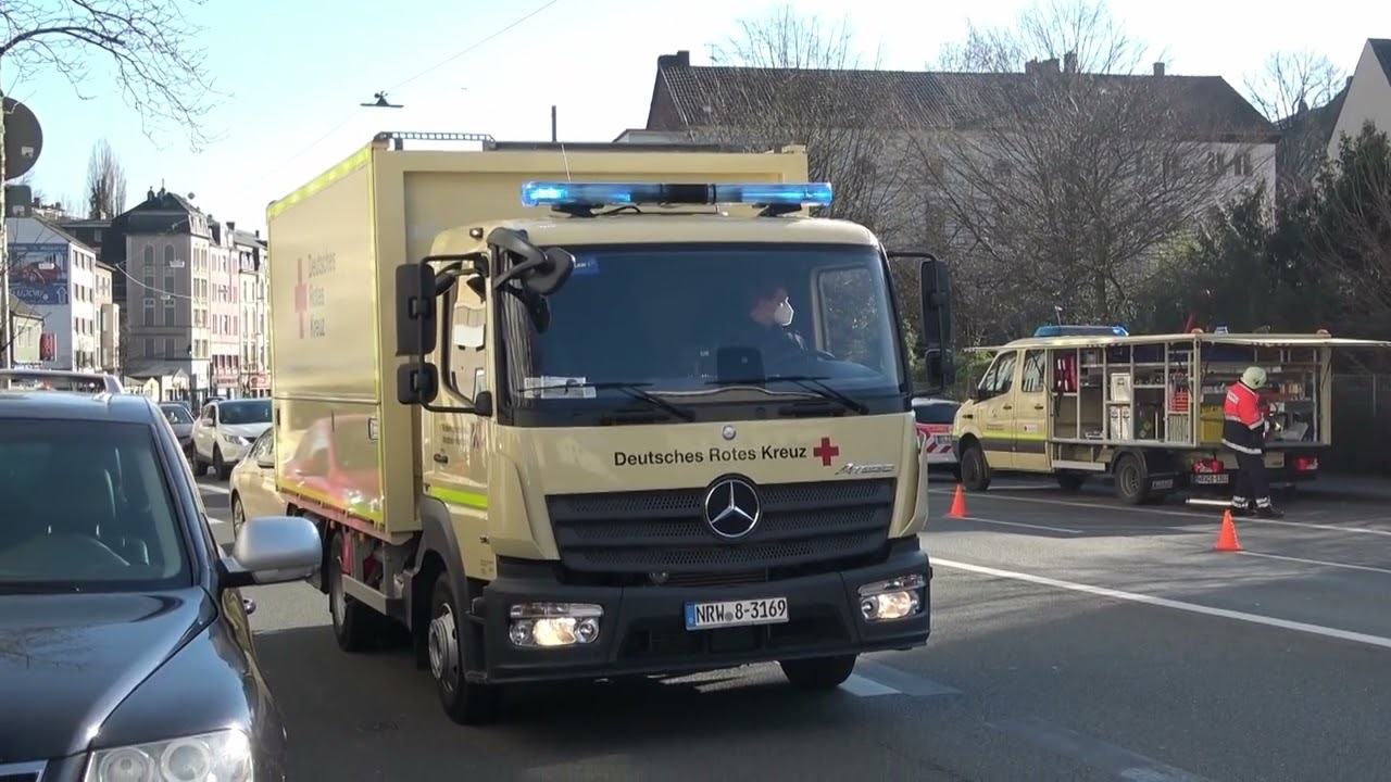 [Flüchtlingsunterkunft] Einsatzfahrten DRK Johanniter Malteser und ASB Wuppertal
