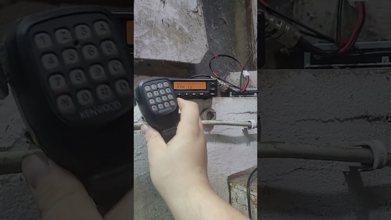 Kenwood tk880 cutting rx when mic is hanged