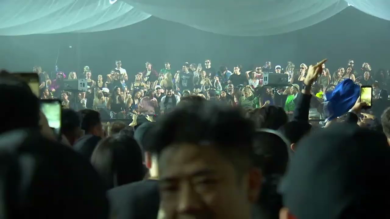 Fred again.. Toronto Rave 11-15-2025 (excerpt #3)