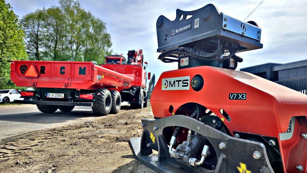 Zasypka kanału | Volvo EWR170E z Oilquick OQTR-19