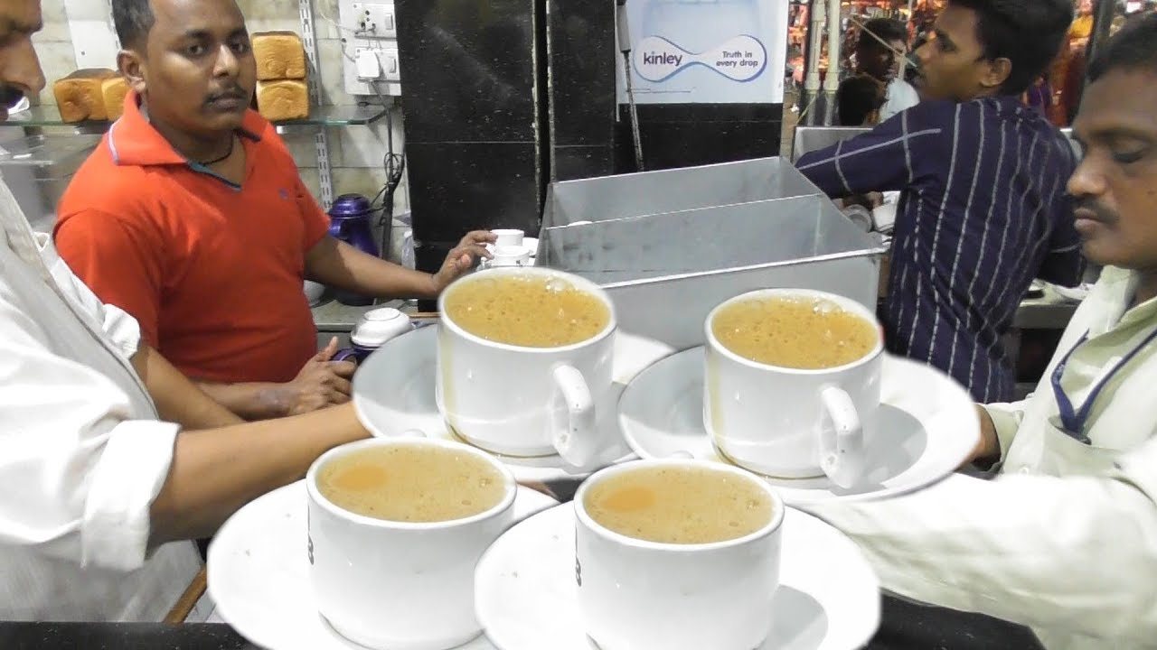 1000 of Irani Chai (Tea ) Finished with an Hour - Beside Mecca Masjid Charminar Hyderabad