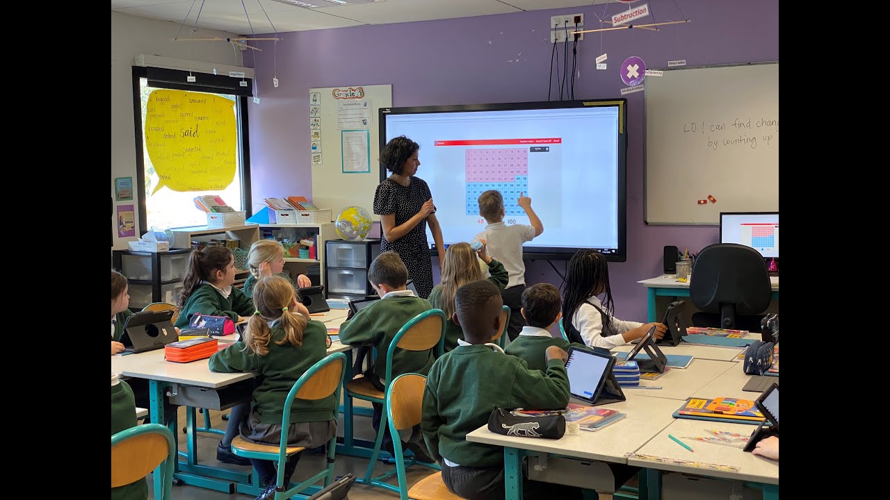 International School Of Béarn - Easypitch Interactive Touchscreens