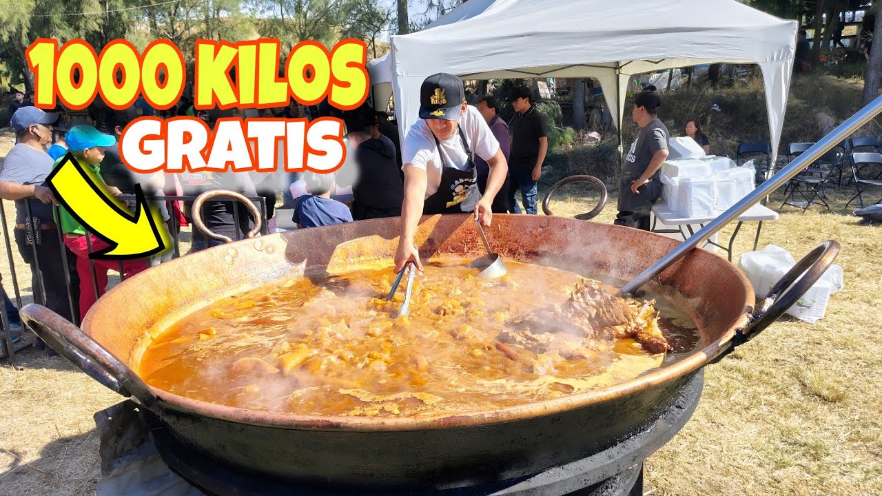 Nunca visto: 1,000 KILOS de carnitas GRATIS en la fiesta de Atapaneo 😱