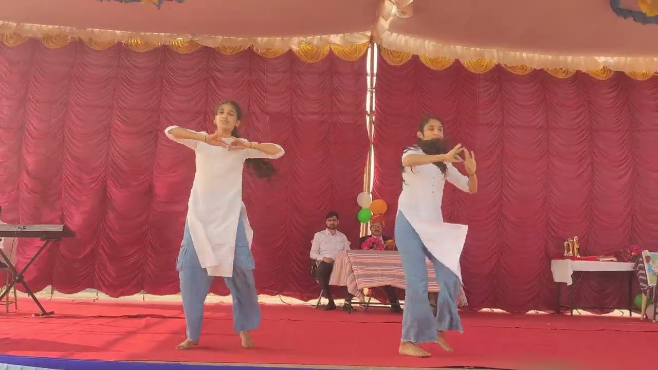 जब नन्हे कदम देशभक्ति पर थिरके 🇮🇳 | Republic Day Dance | EMRS Gandhari