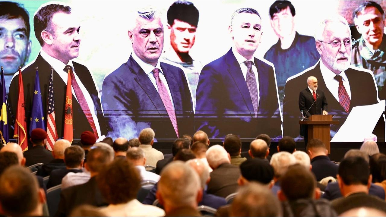📍Prishtinë - Mes miqsh në promovimin e librit “Kur heshtja flet” nga Ahmet Shala