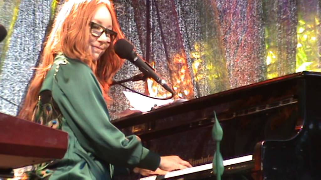 Oysters - Tori Amos - Kværndrup, Denmark - June 6, 2015