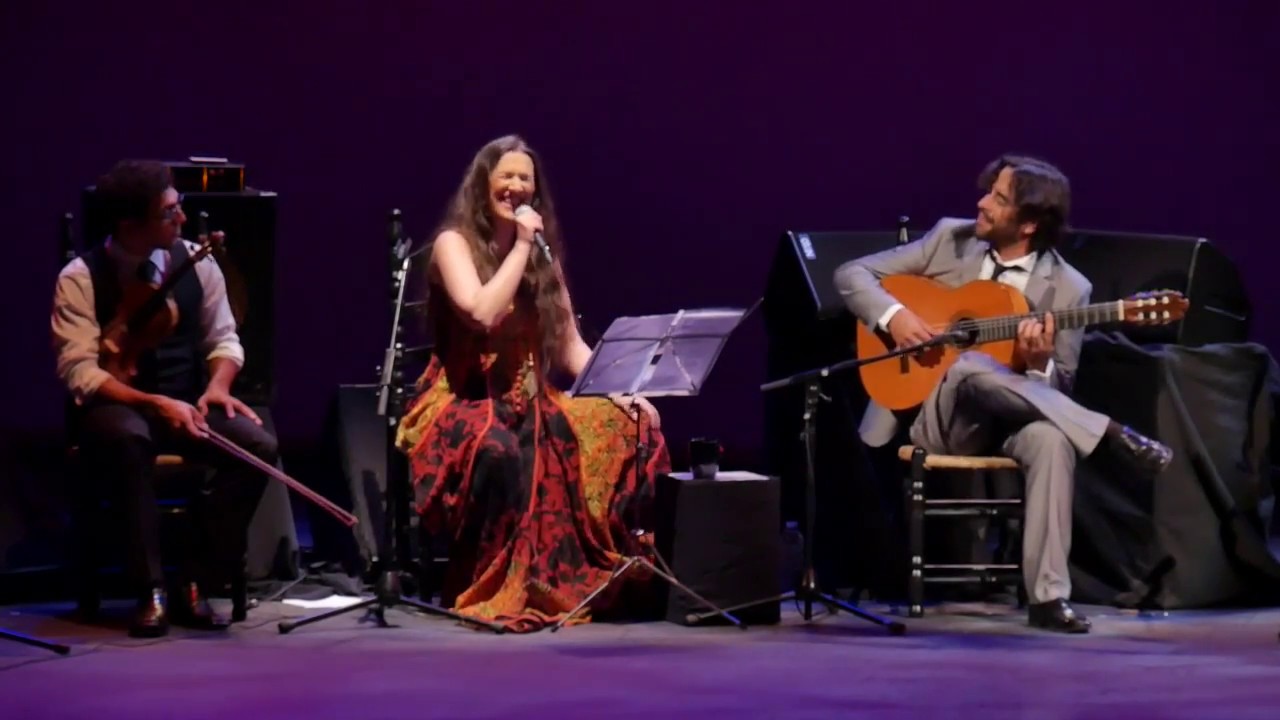 Daniel Casares y Dulce Pontes - París
