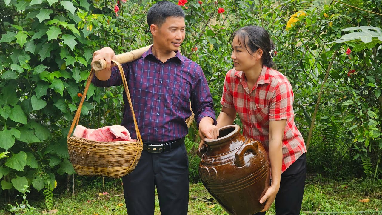 Husband Gives Meat & jar - Wife immediately Makes Sour Meat to Preserve for Summer
