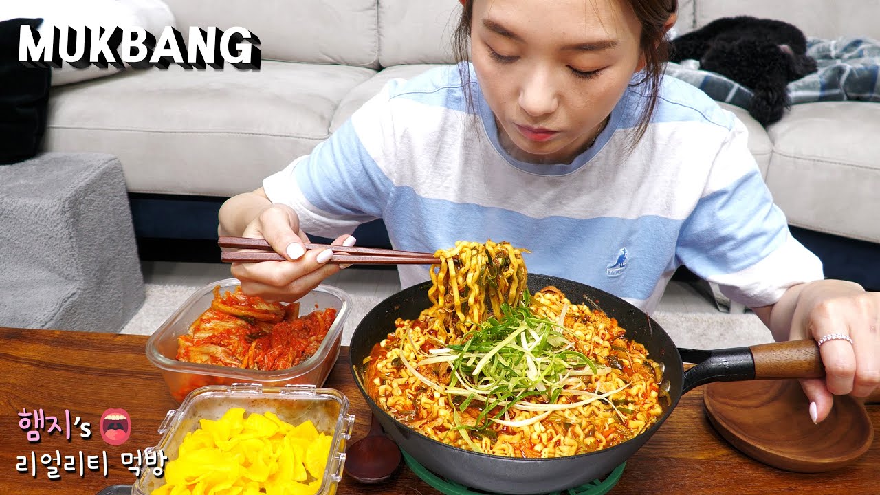 리얼먹방:) 얼큰 파삼겹 진짬뽕 ★디저트는 팥빙수 아이스크림 ㅣSpicy Ramyun With Spring Onion & PorkㅣREAL SOUNDㅣASMR MUKBANGㅣ