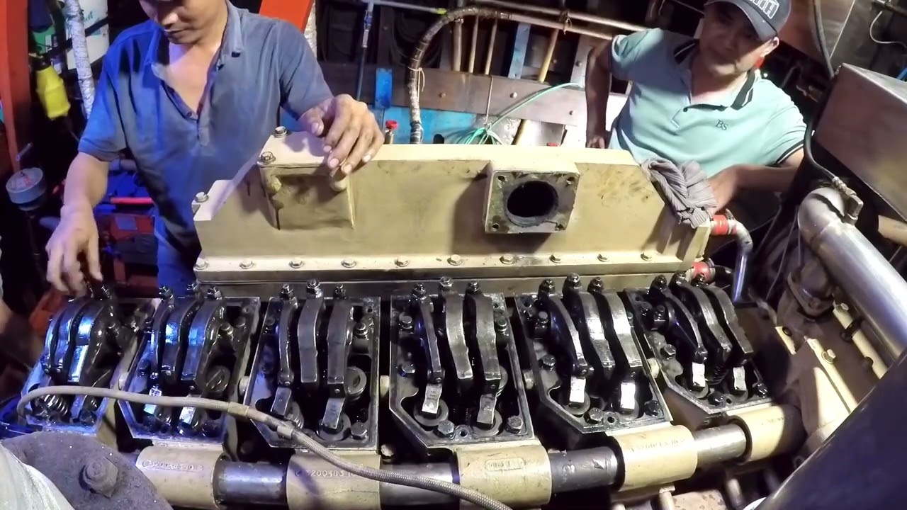 Cận Cảnh Thợ Máy Bạc Liêu Chỉnh Cò Cummins K19-G2