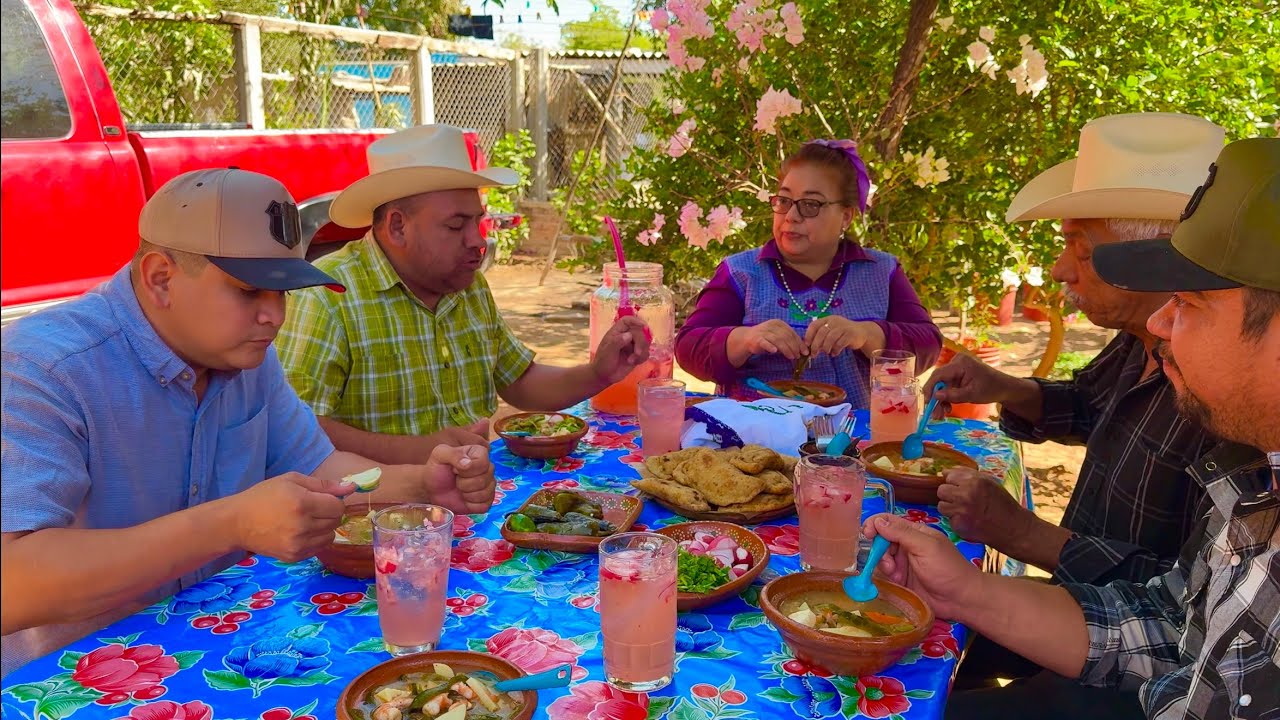 Caldo delicioso de camarón para festejar a mama. ¡¡Feliz dia Mama!! || Ay Nomas