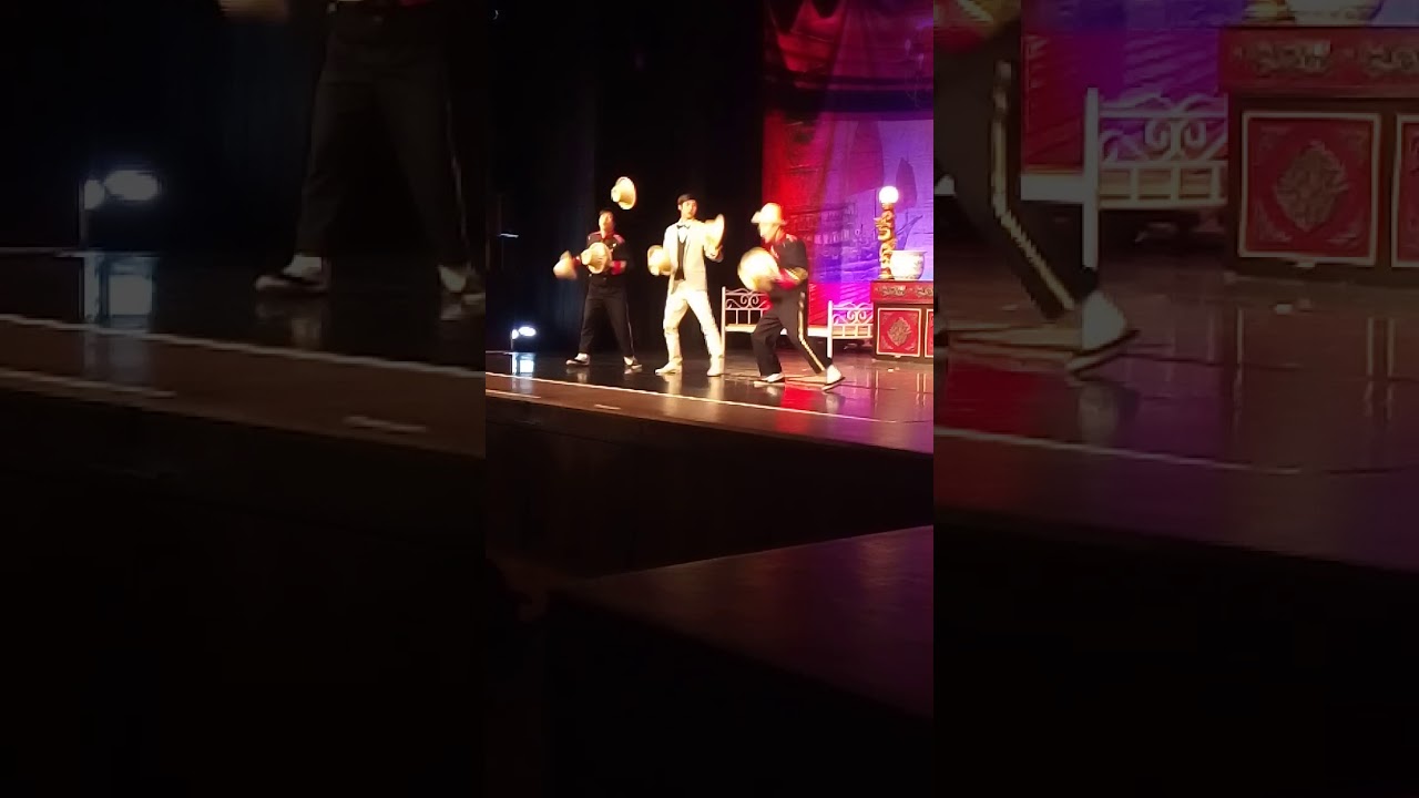 Chinesischer  Zirkus zehne