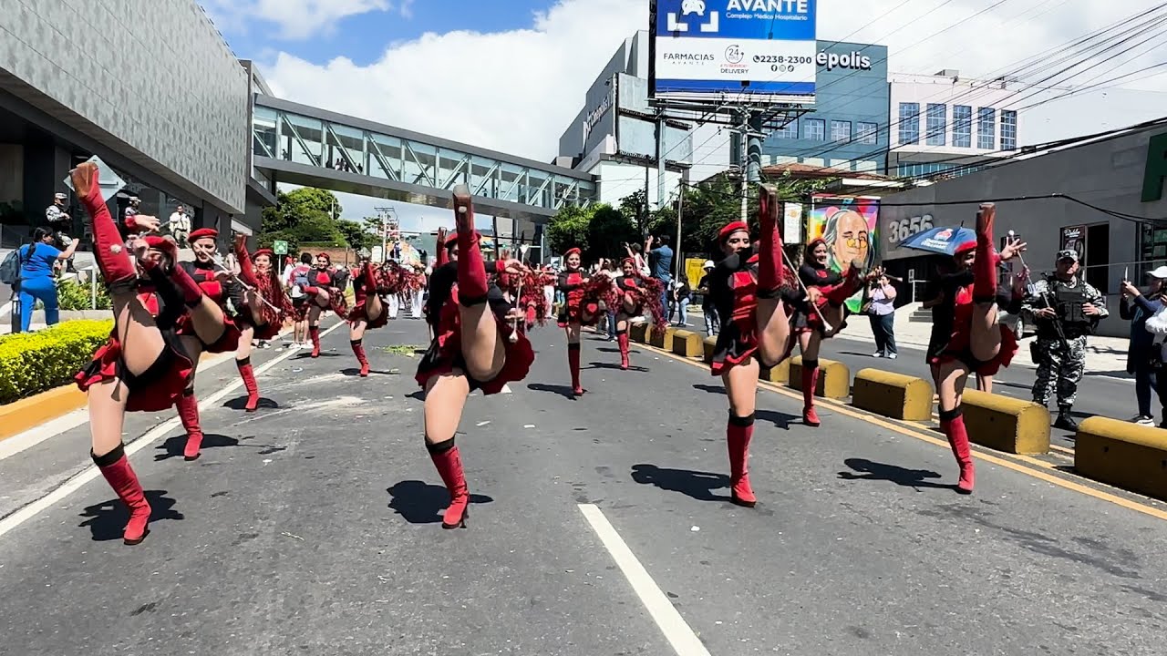 Asi fue el Desfile del comercio participación especial #inframen Fiestas Agostinas