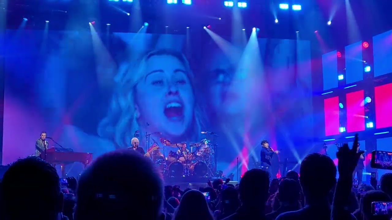 Journey - Don't Stop Believin' - Live in Cincinnati, Ohio 04/24/22