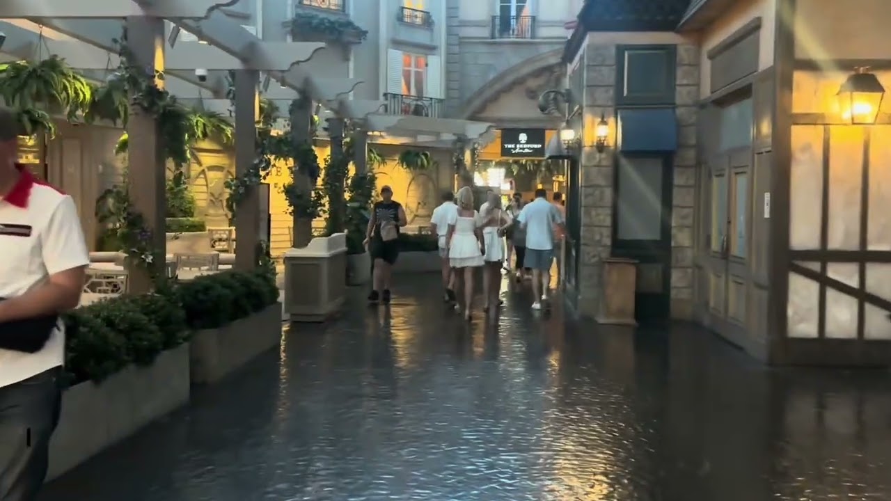Las Vegas Paris Resorts 25 