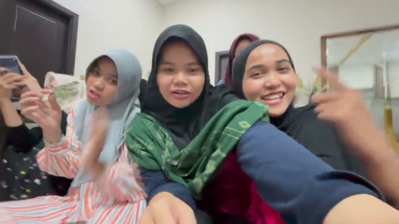 mam in close [tahun baru as ribonukleat pt. 4]