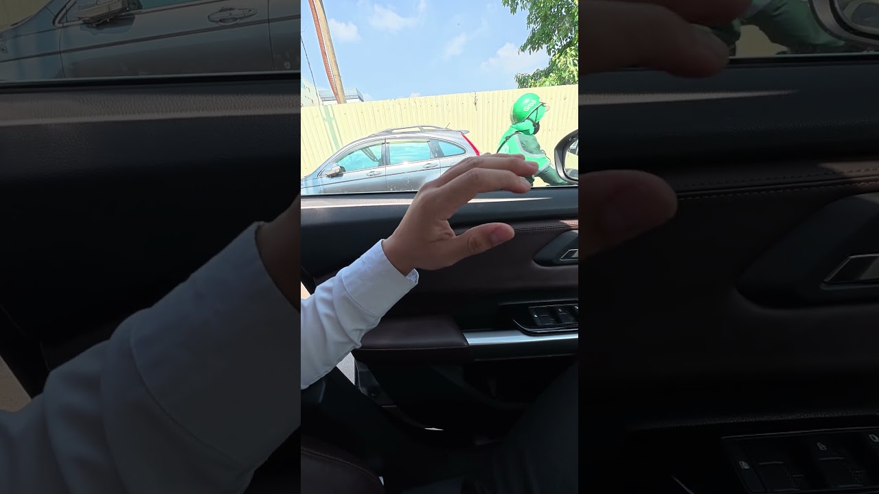 Đèn Trần Trên Xe Mitsubishi Destinator? 