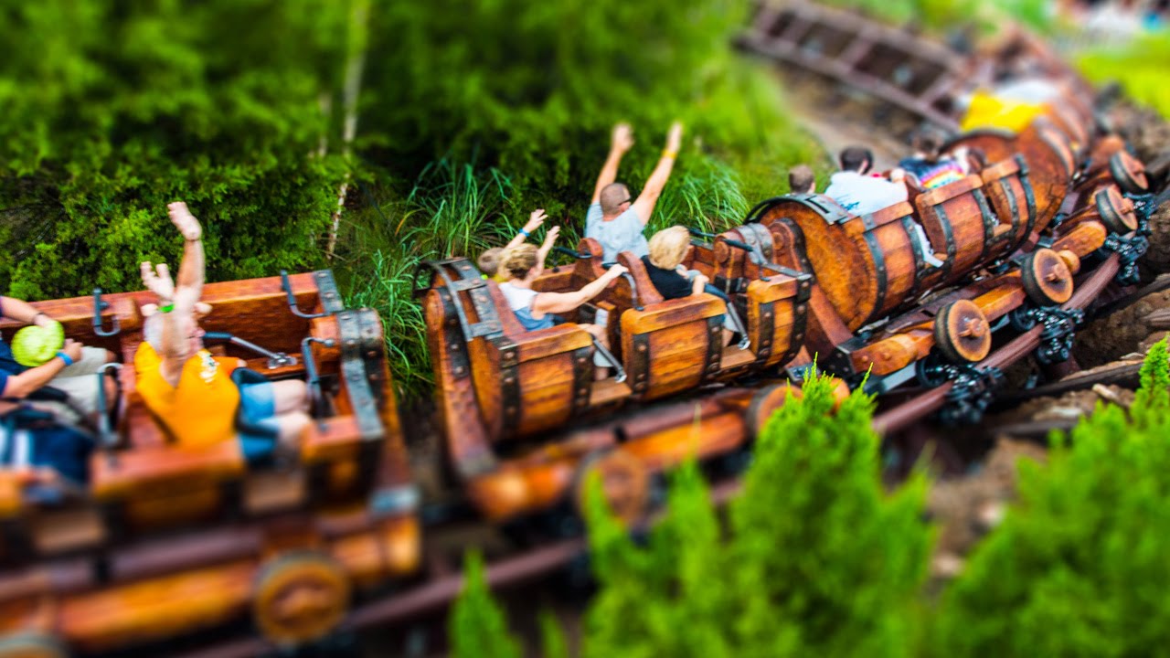 A Day in the Life of Walt Disney World - A Time Lapse Video Presentation