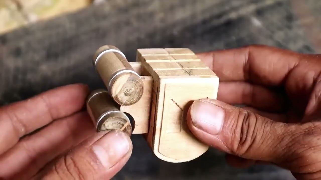 手搓实木全功能遥控卡车，手艺之高低在此尽显，太震撼