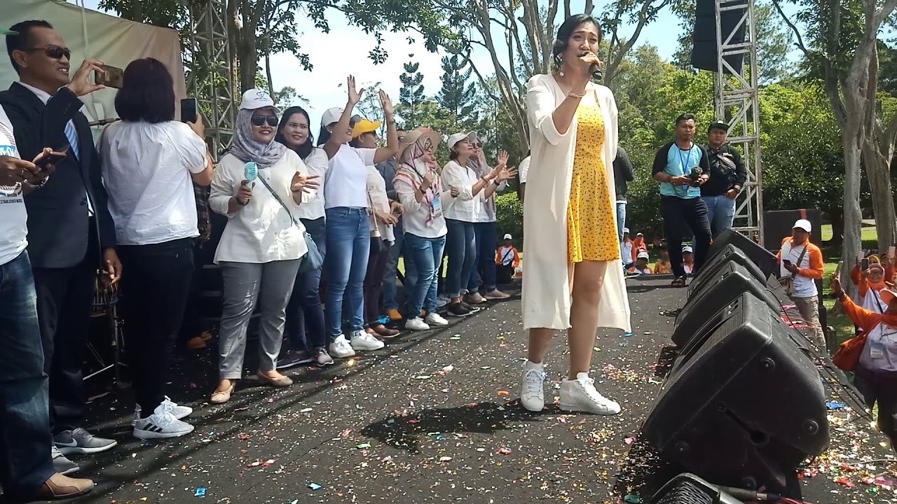 Eri Susan Performance