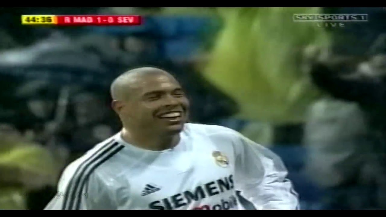 Ronaldo Phenomenon Amazing Skills - Show ● Real Madrid 2002 - 2007