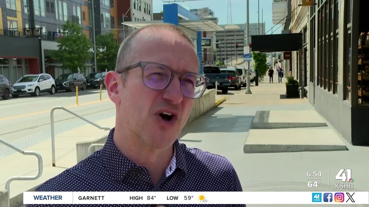 Who pays for KC Streetcar's $350M Main Street extension?