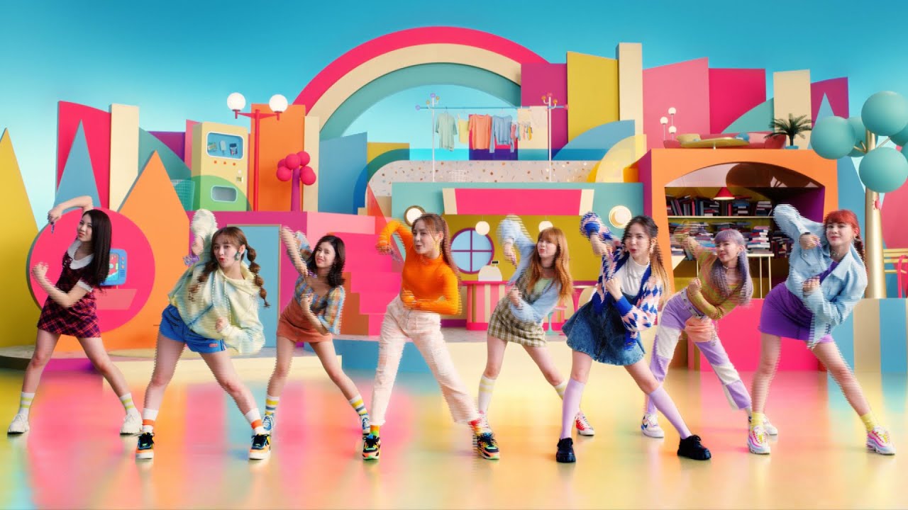 NiziU、美脚まぶしいNEWフィッツダンス披露！MAKO＆RIOが演技にも挑戦した第一弾WEBムービーが公開　ロッテFit's